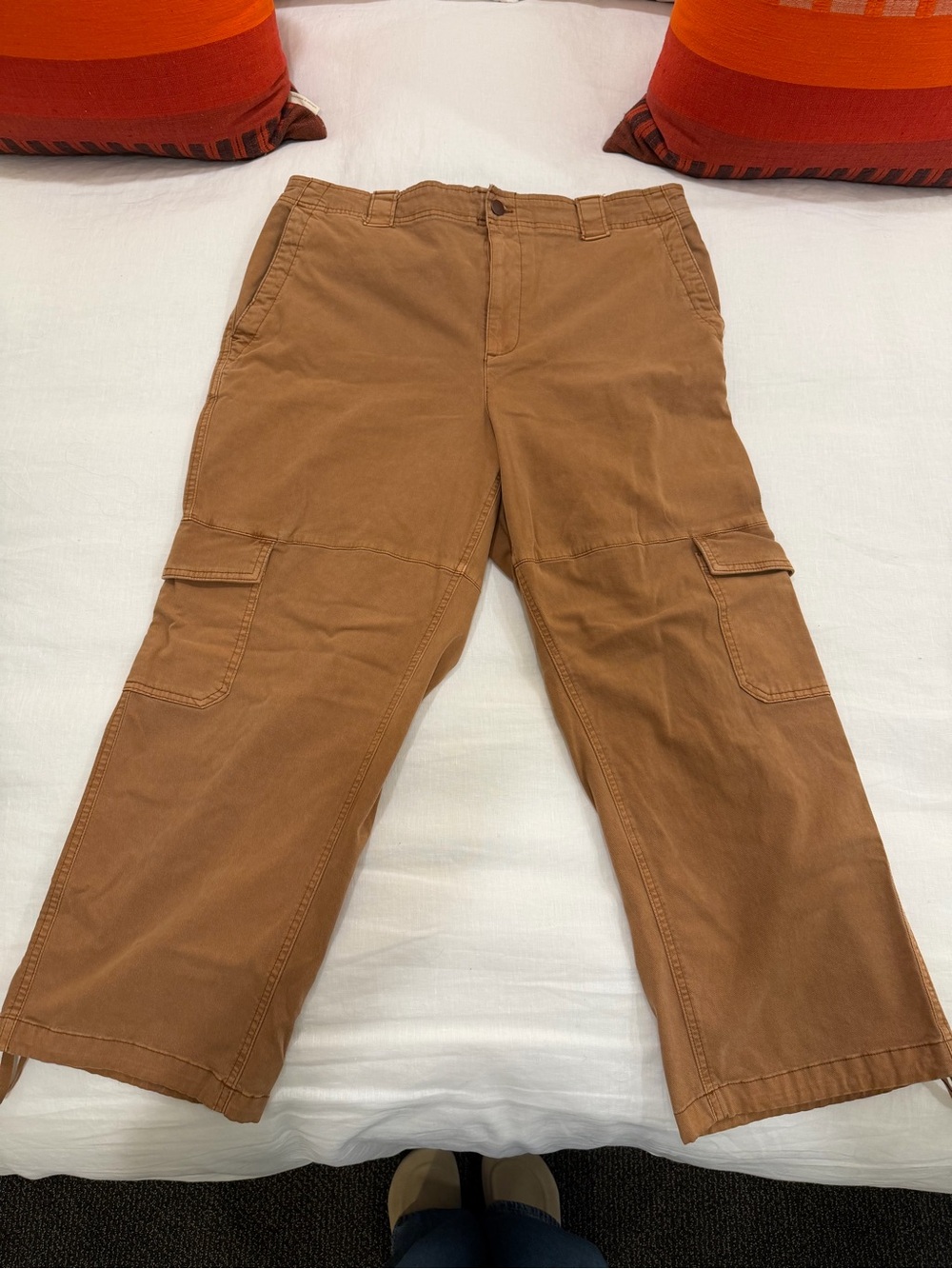 Old Navy Cargo Pants in Brown, Size XL